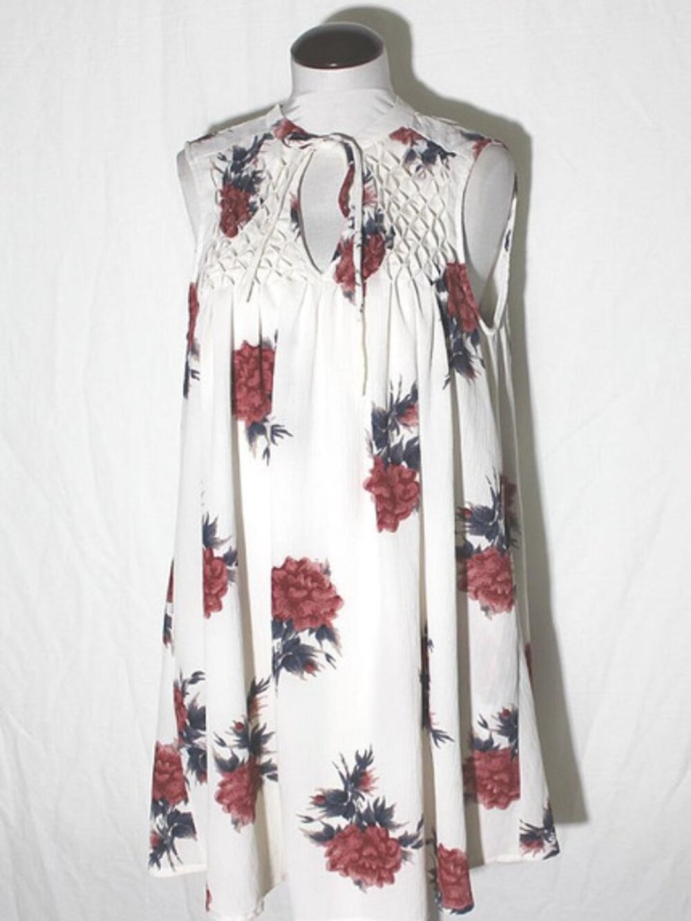 NEW Mittoshop Flowy Cute Dress Sleeveless Light Ivory w Red Flowers sz Large